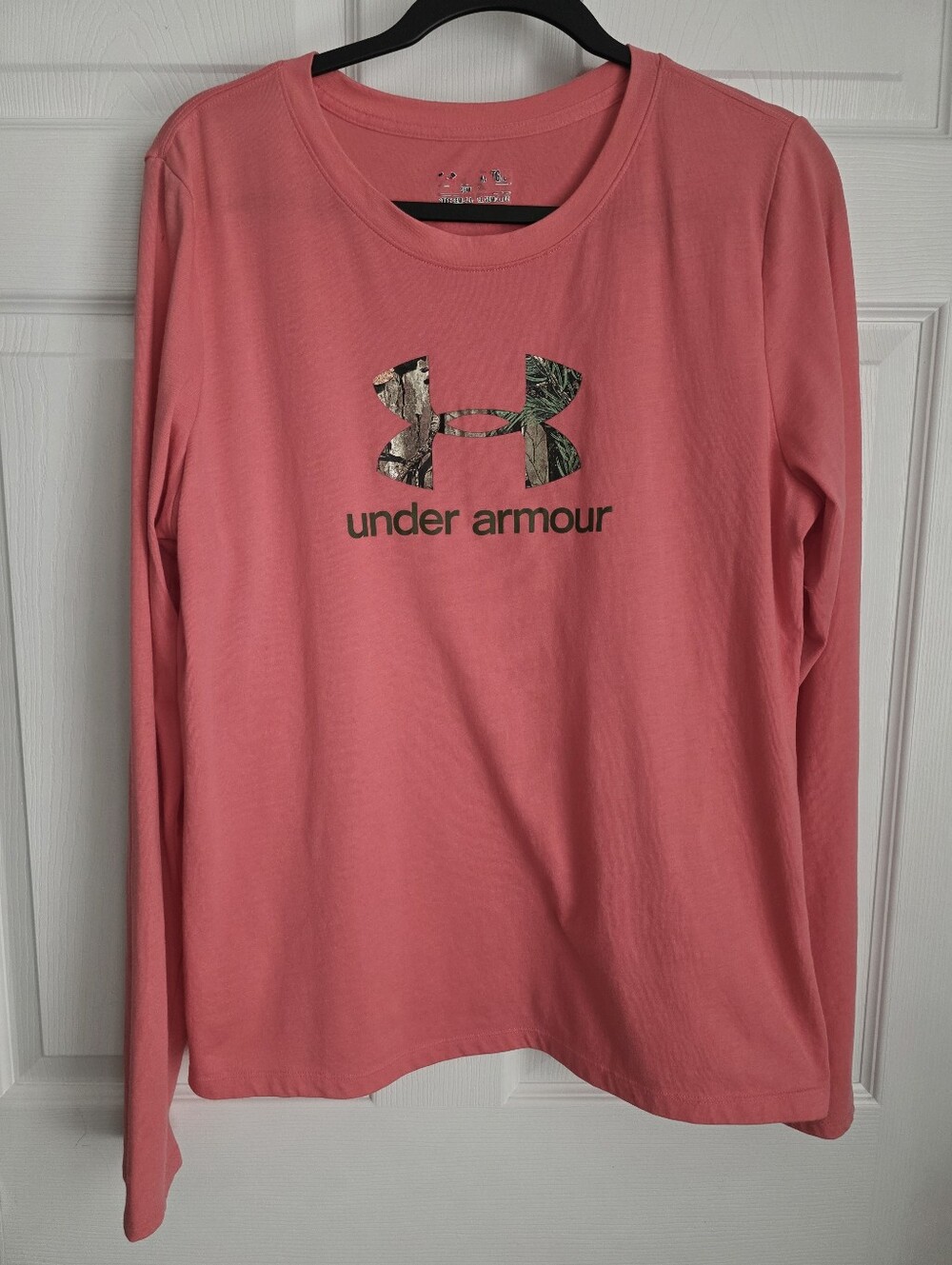 Under Armour HeatGear Pink Long Sleeve Camo Logo Shirt Women's Size XL
